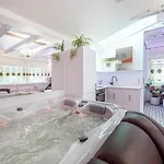 Villa Spa アパート *